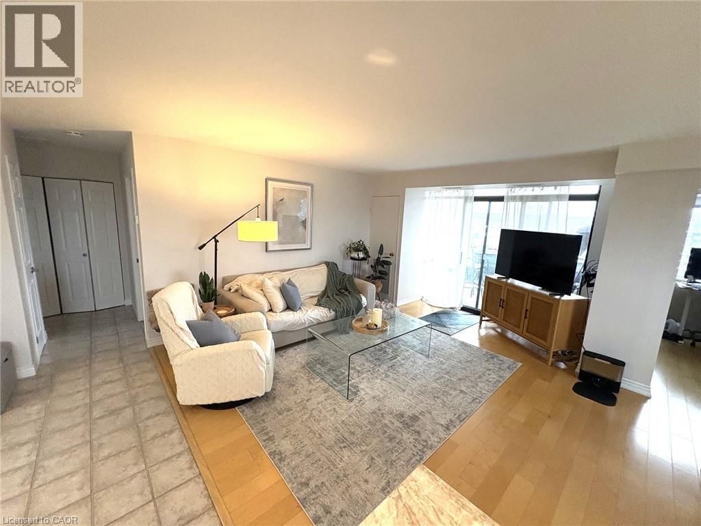 1407 - 301 FRANCES AVENUE Image 10