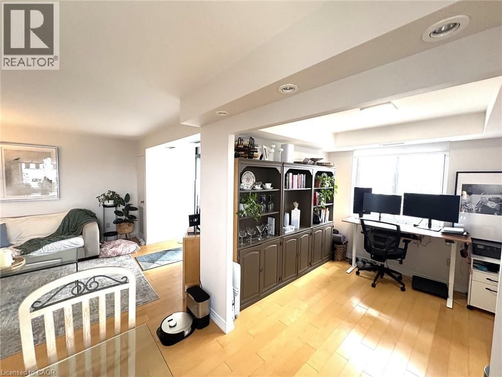 1407 - 301 FRANCES AVENUE Image 14