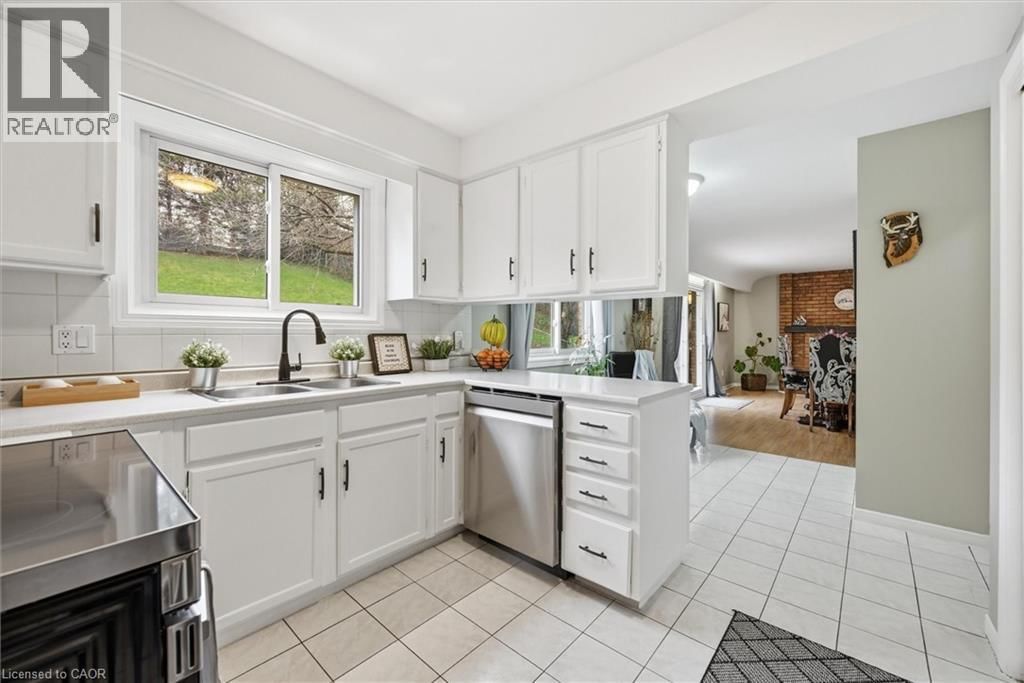 62 TERRACE DRIVE Image 12