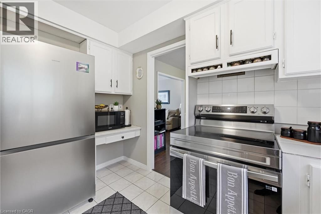 62 TERRACE DRIVE Image 16