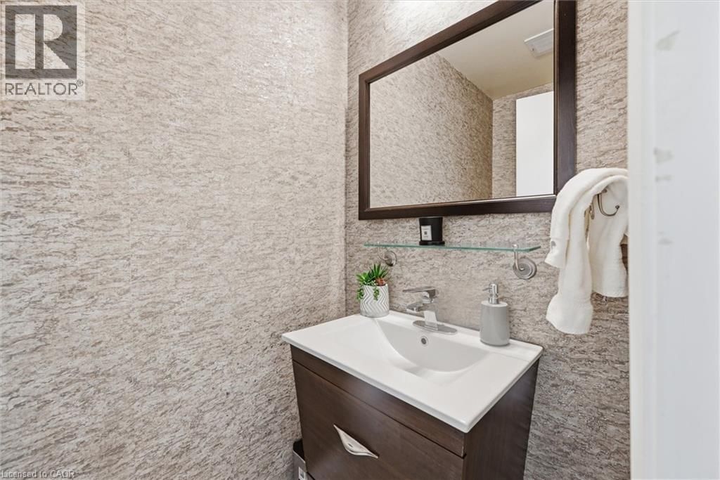 62 TERRACE DRIVE Image 23