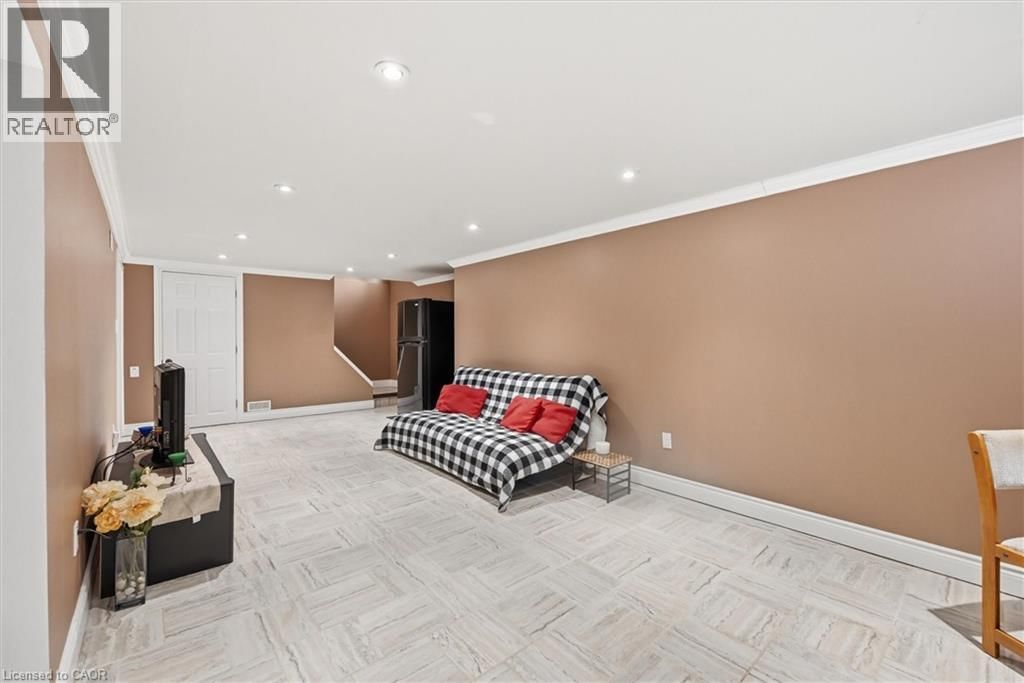 62 TERRACE DRIVE Image 39