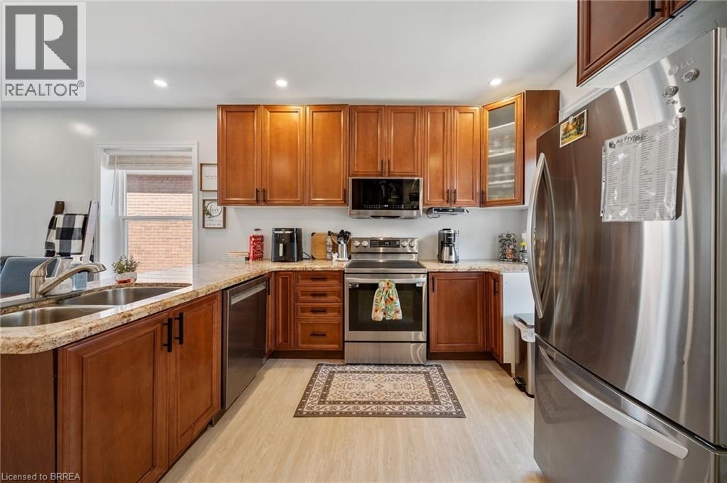 134 SUPERIOR STREET Image 13