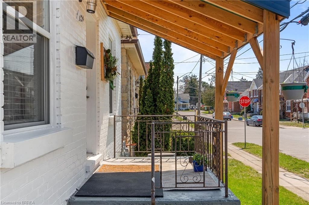 134 SUPERIOR STREET Image 5