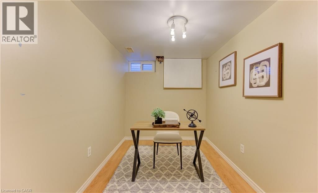 184 SILVER ASPEN CRESCENT Image 17