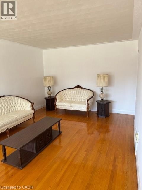 31 ADAIR AVENUE Image 11