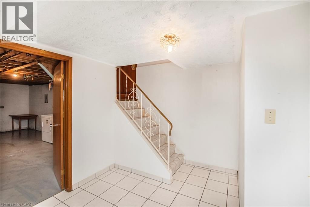 31 ADAIR AVENUE Image 26