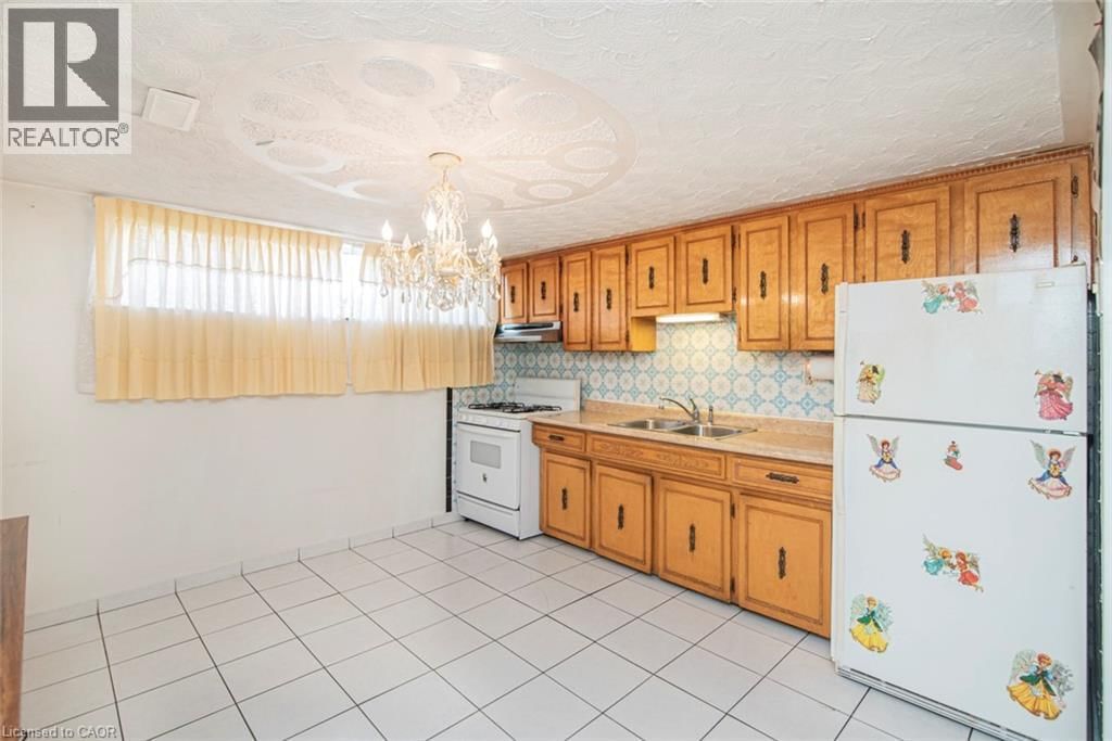 31 ADAIR AVENUE Image 33