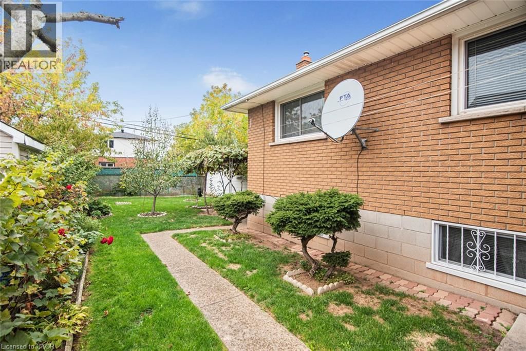 31 ADAIR AVENUE Image 44