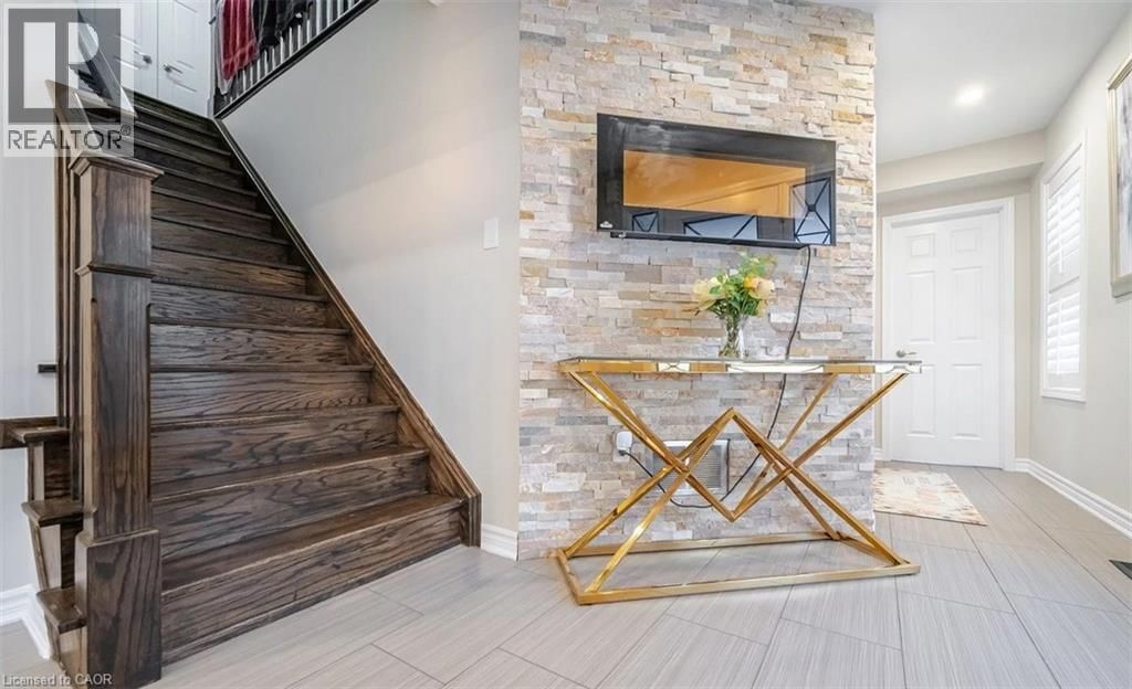 3 LEBLANC CRESCENT Image 11