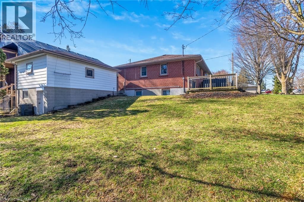 868 GROSVENOR STREET Image 33