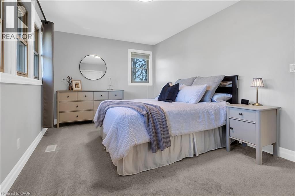 868 GROSVENOR STREET Image 7