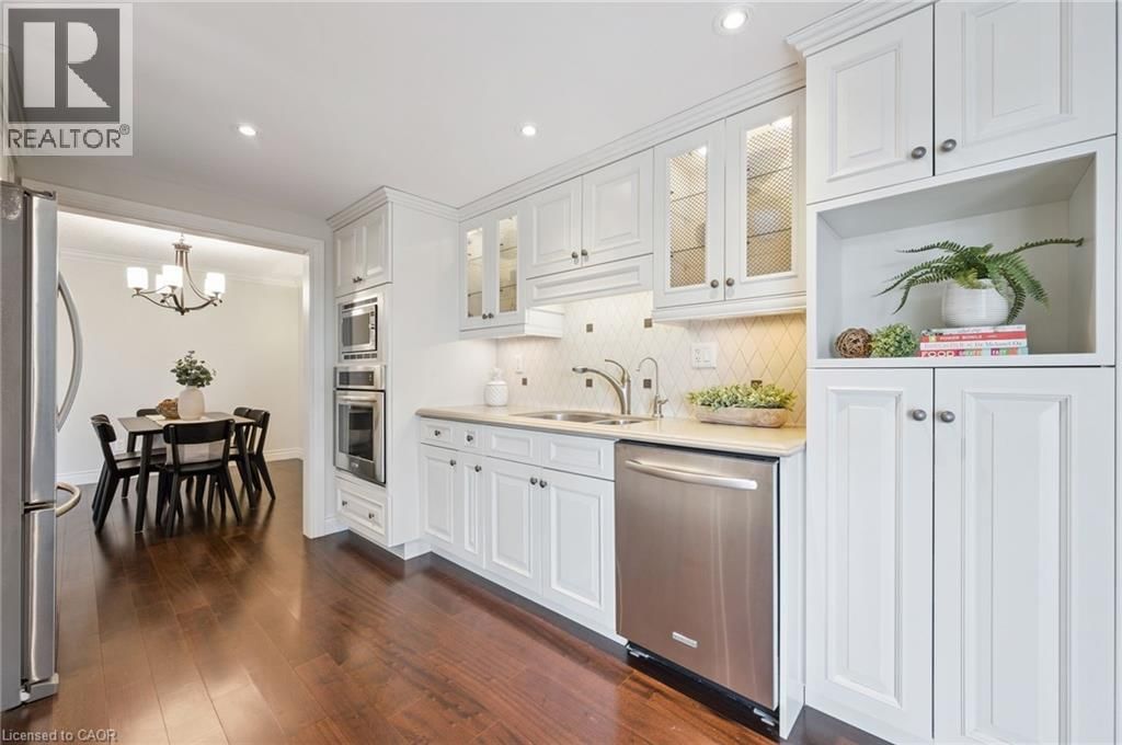 1010 - 265 WESTCOURT PLACE Image 12