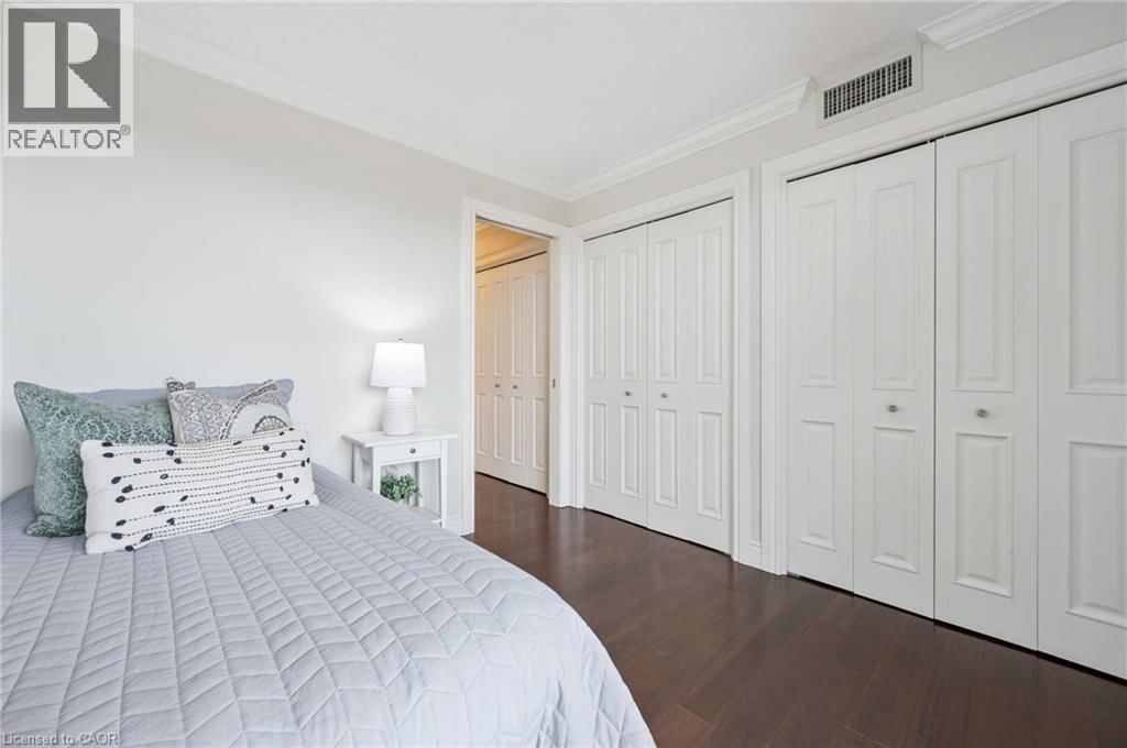 1010 - 265 WESTCOURT PLACE Image 18