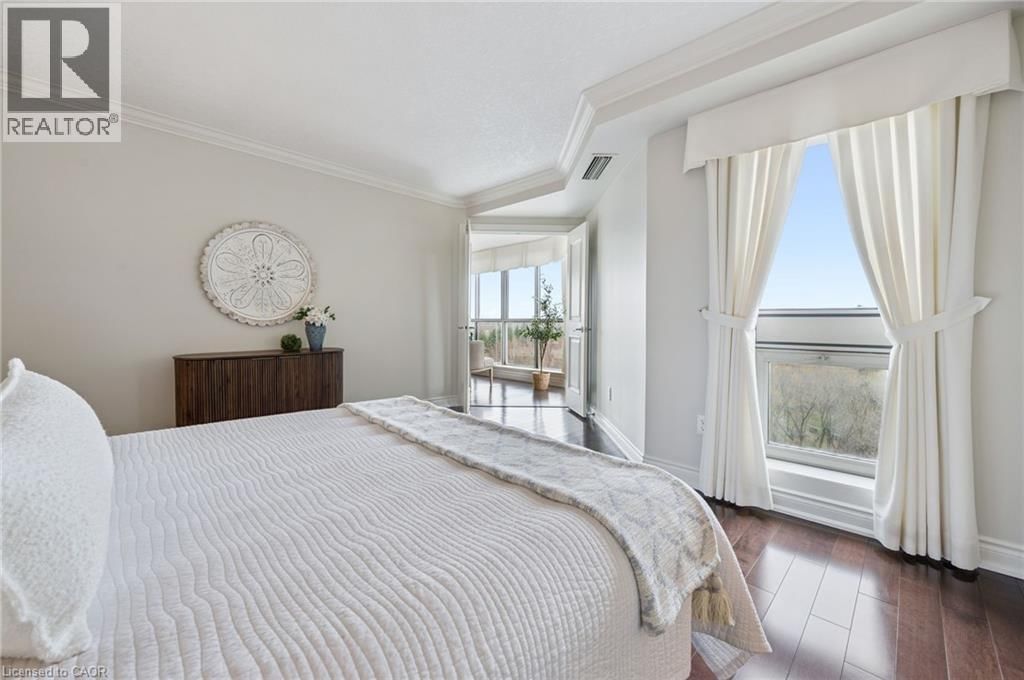 1010 - 265 WESTCOURT PLACE Image 24