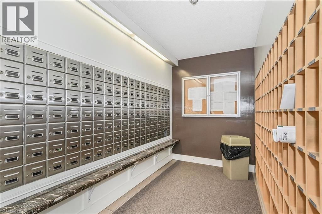 1010 - 265 WESTCOURT PLACE Image 33