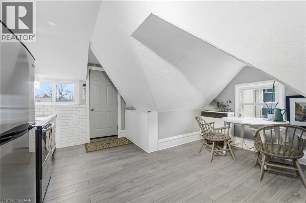 3 - 36 STANLEY AVENUE Image 14