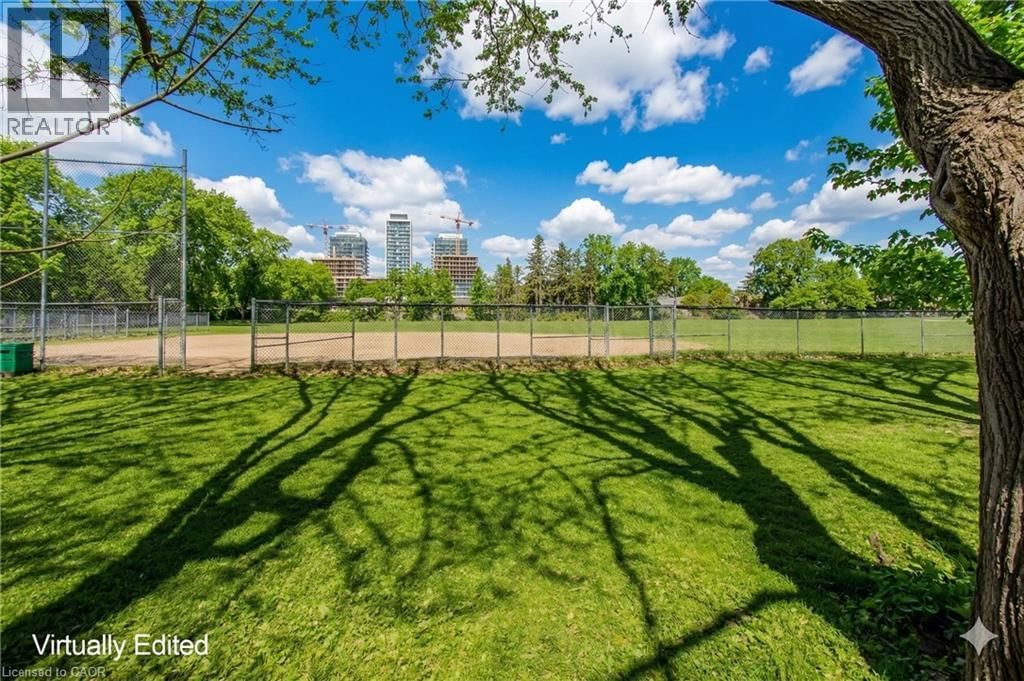 2121 PROSPECT STREET Image 9