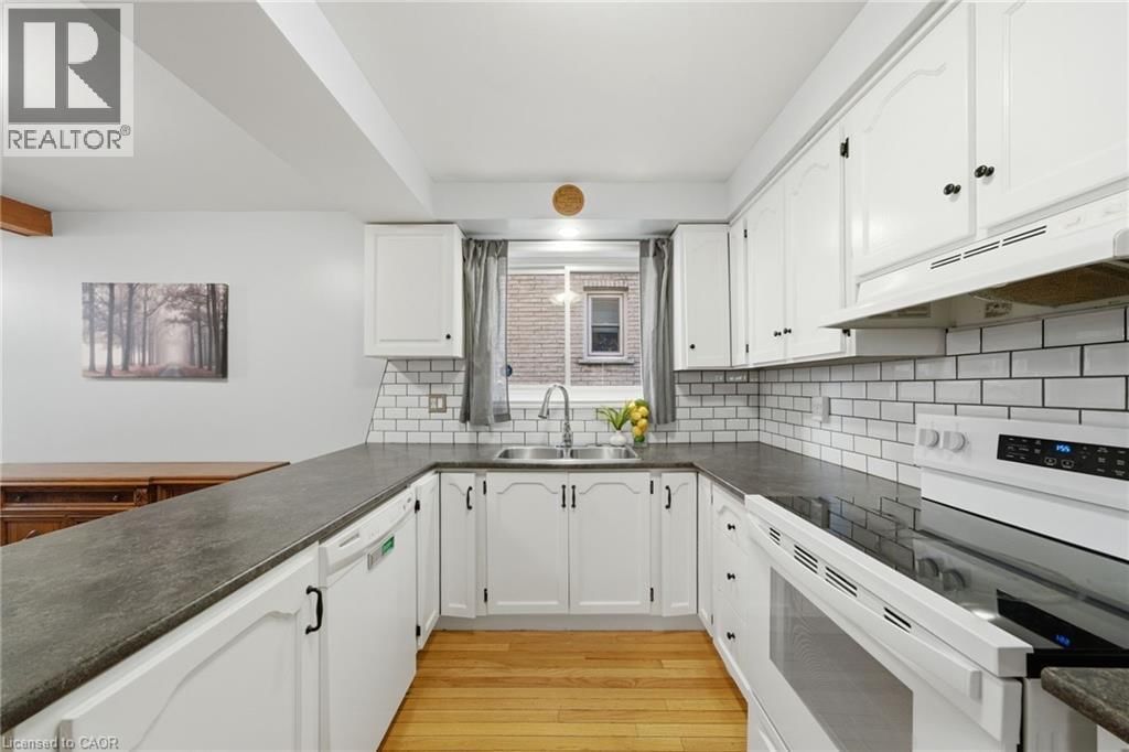 15 FINCH PLACE Image 12