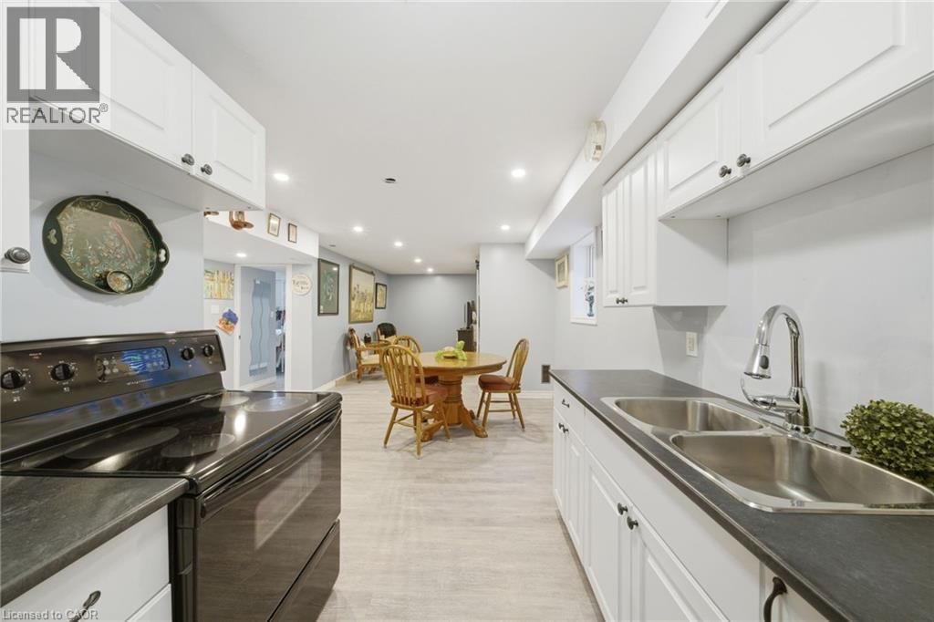 15 FINCH PLACE Image 34