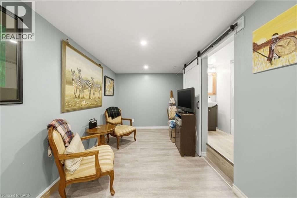 15 FINCH PLACE Image 35