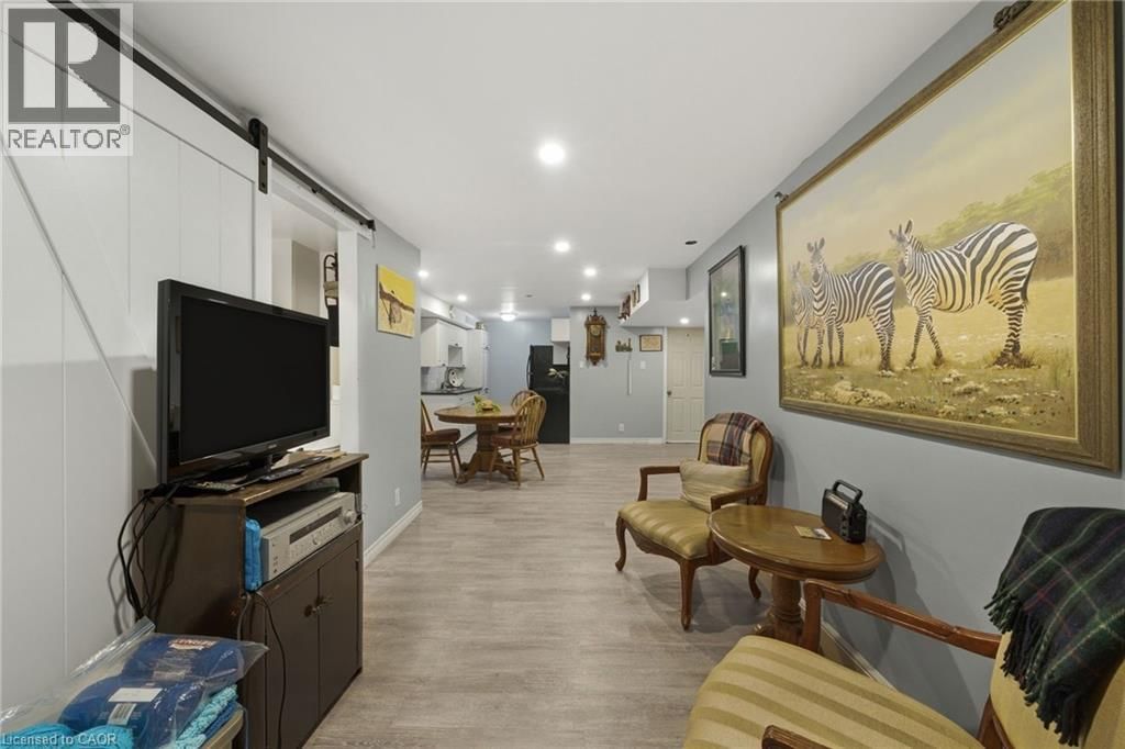 15 FINCH PLACE Image 36