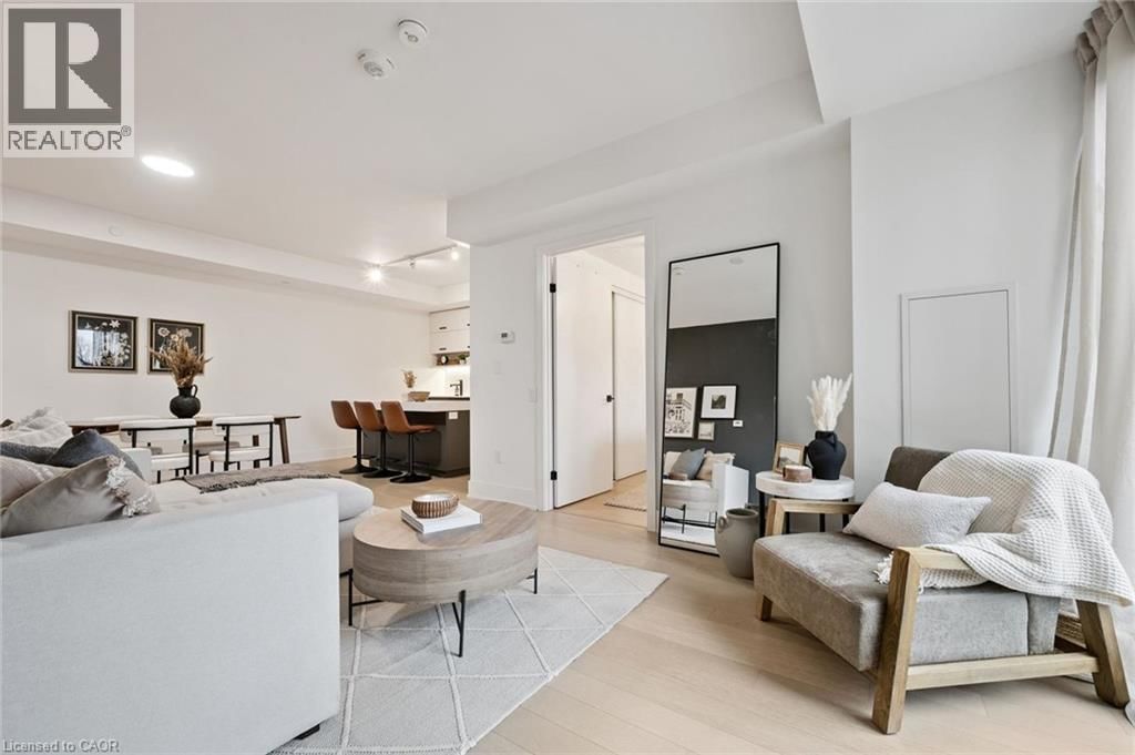 501 - 1888 QUEEN STREET EAST Image 17