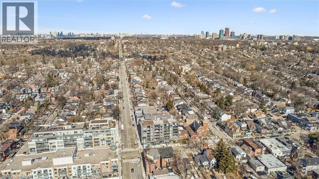 501 - 1888 QUEEN STREET EAST Image 32