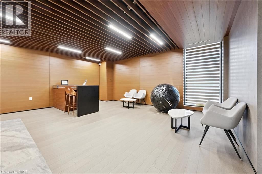 501 - 1888 QUEEN STREET EAST Image 6