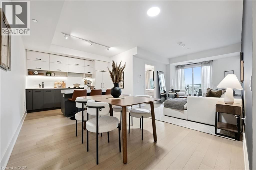 501 - 1888 QUEEN STREET EAST Image 9