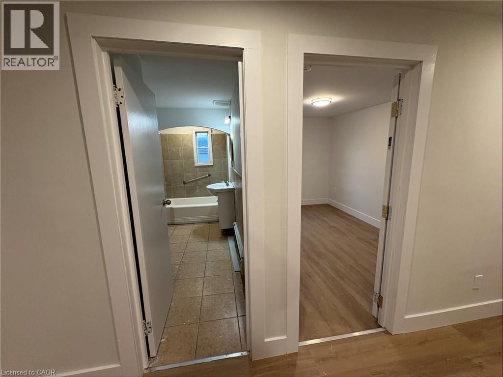 8 - 803 KING STREET Image 10