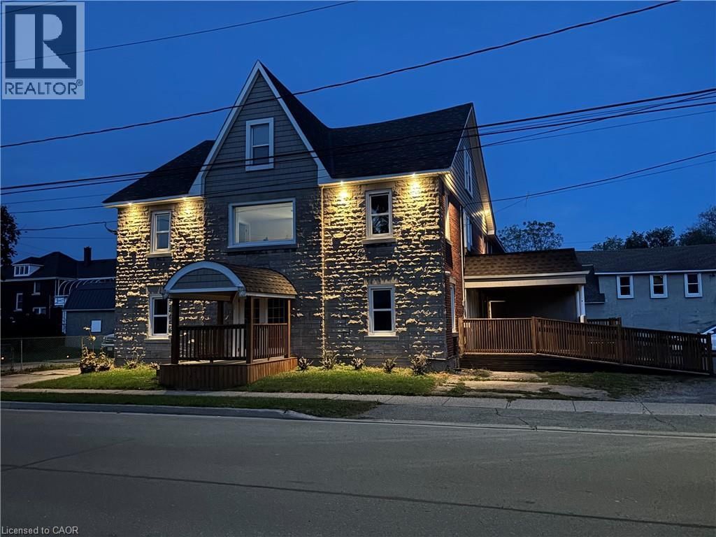 8 - 803 KING STREET Image 11