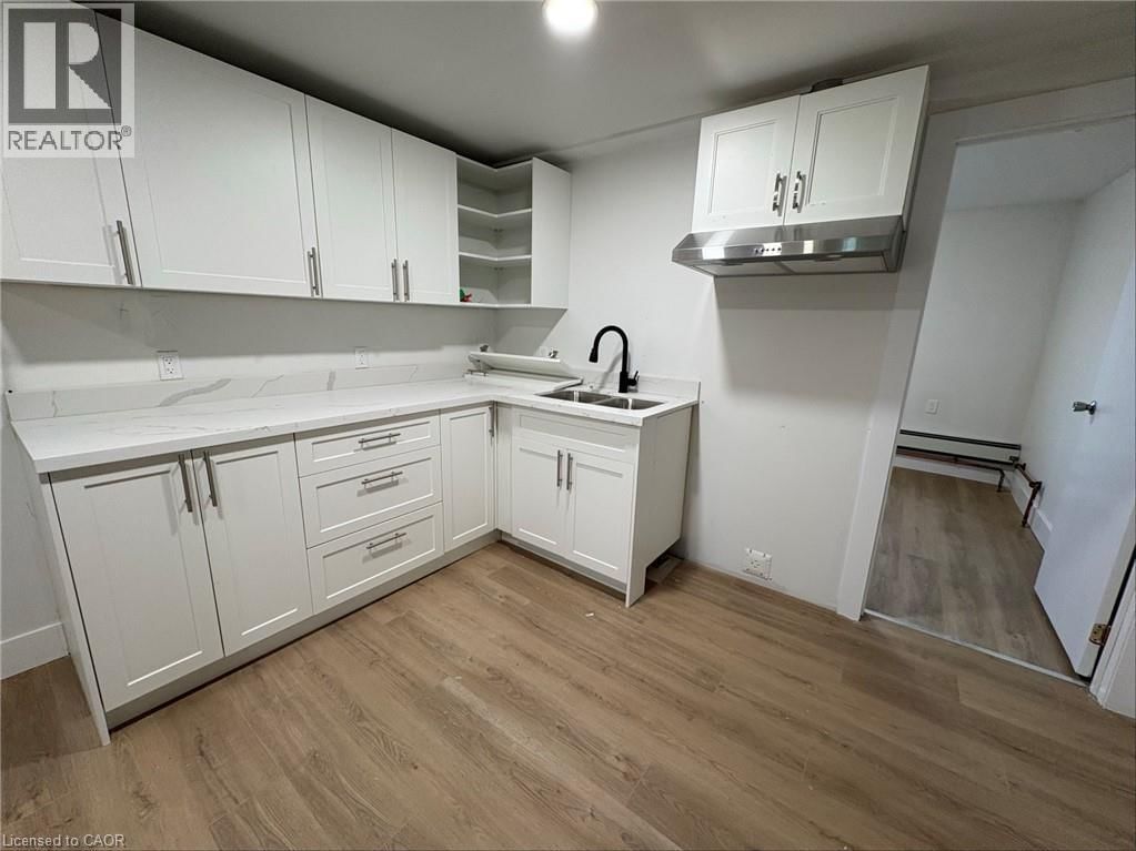 8 - 803 KING STREET Image 5