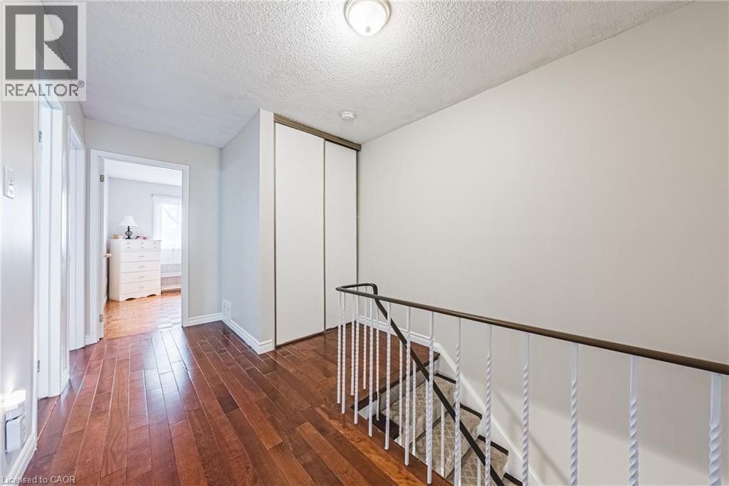 60 - 1576 NEWLANDS CRESCENT Image 13