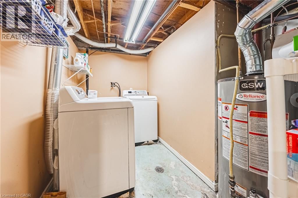 60 - 1576 NEWLANDS CRESCENT Image 25