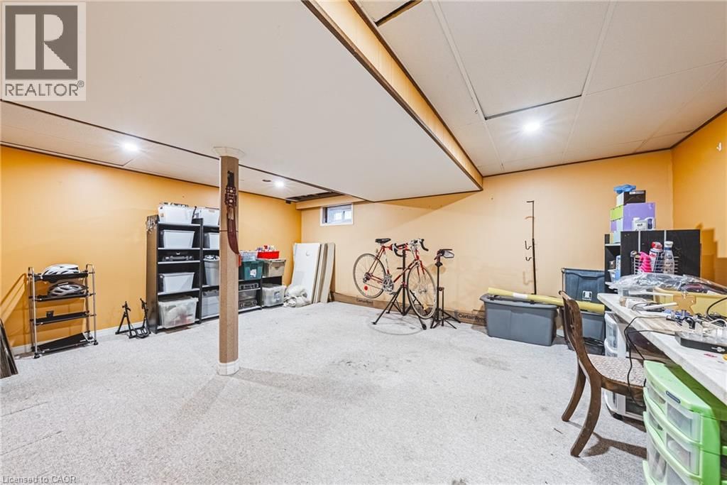 60 - 1576 NEWLANDS CRESCENT Image 27