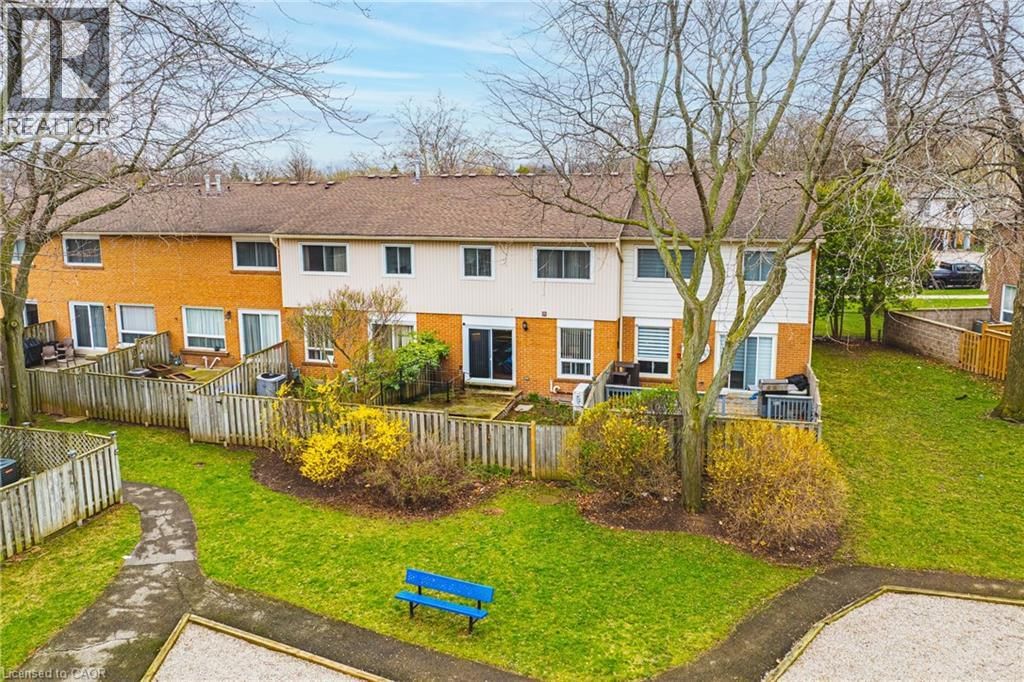 60 - 1576 NEWLANDS CRESCENT Image 31