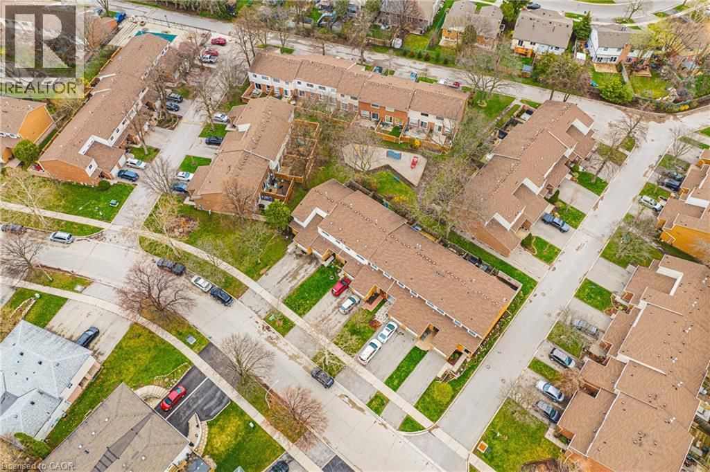 60 - 1576 NEWLANDS CRESCENT Image 34