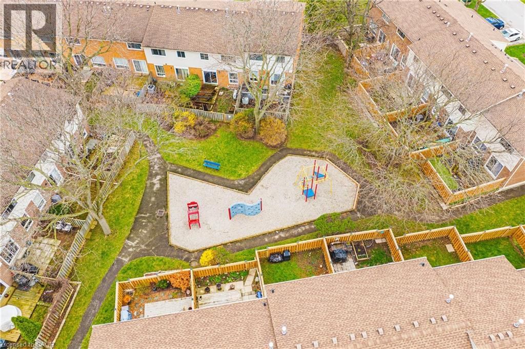 60 - 1576 NEWLANDS CRESCENT Image 36