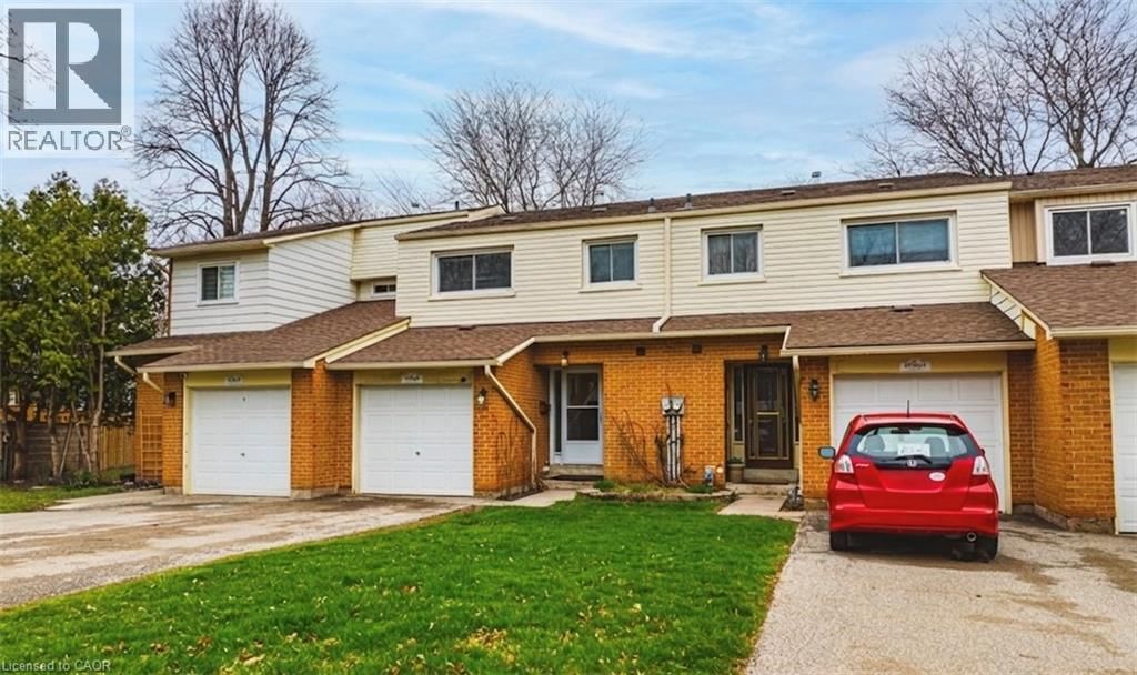 60 - 1576 NEWLANDS CRESCENT Image 44