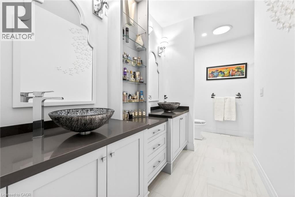 50 BLUENOSE DRIVE Image 15