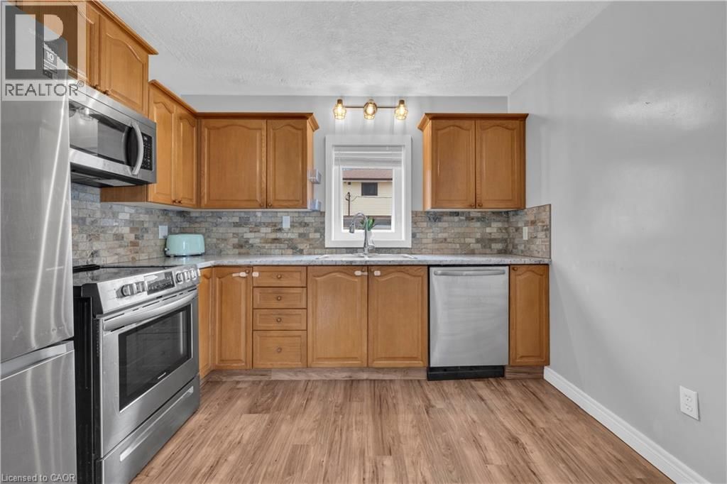 1030 OAK AVENUE Image 11