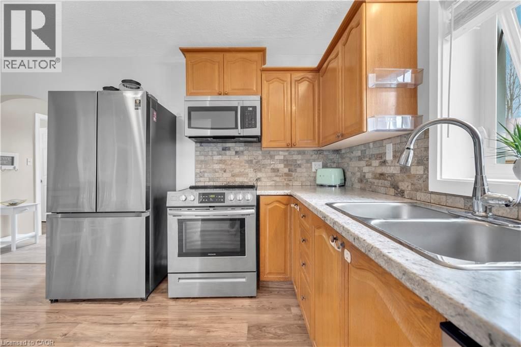 1030 OAK AVENUE Image 13