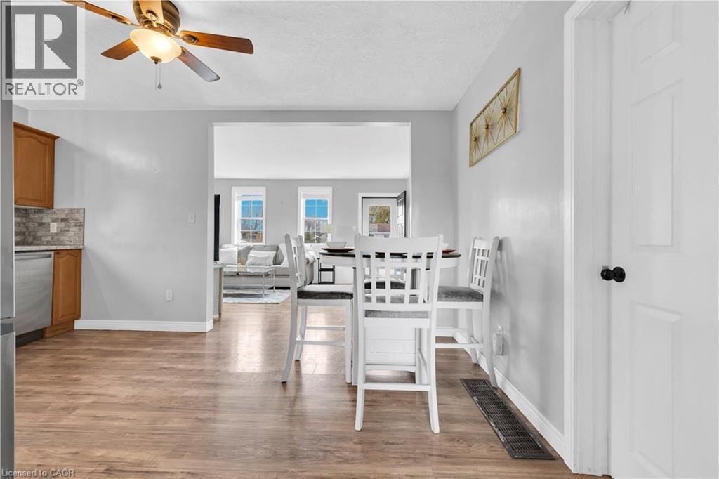 1030 OAK AVENUE Image 16