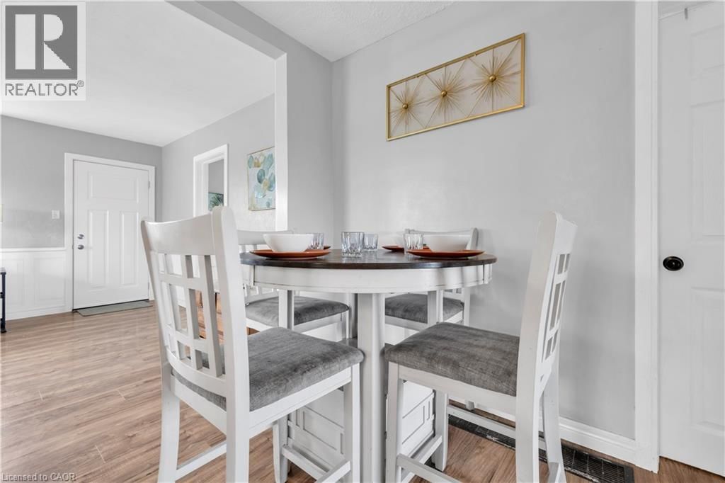 1030 OAK AVENUE Image 18