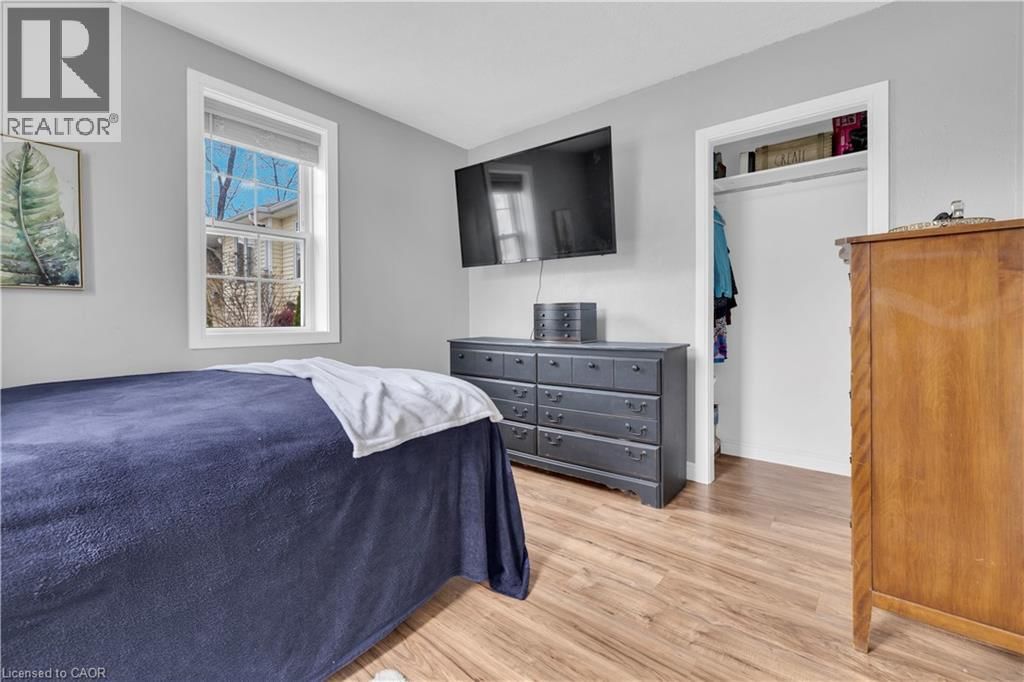 1030 OAK AVENUE Image 20