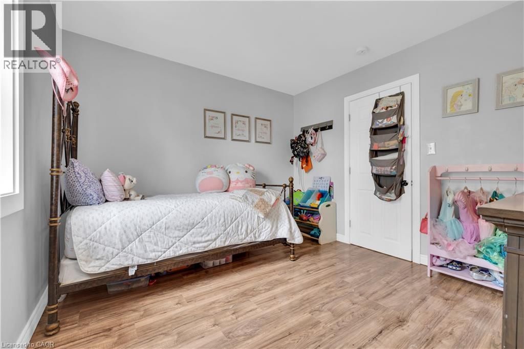 1030 OAK AVENUE Image 22