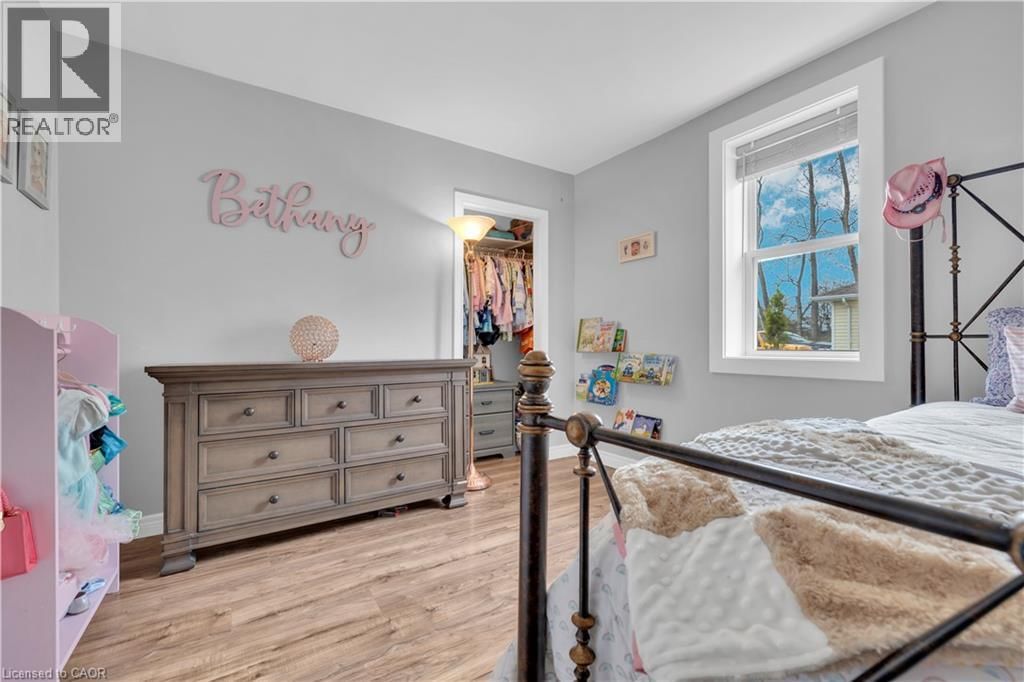 1030 OAK AVENUE Image 23