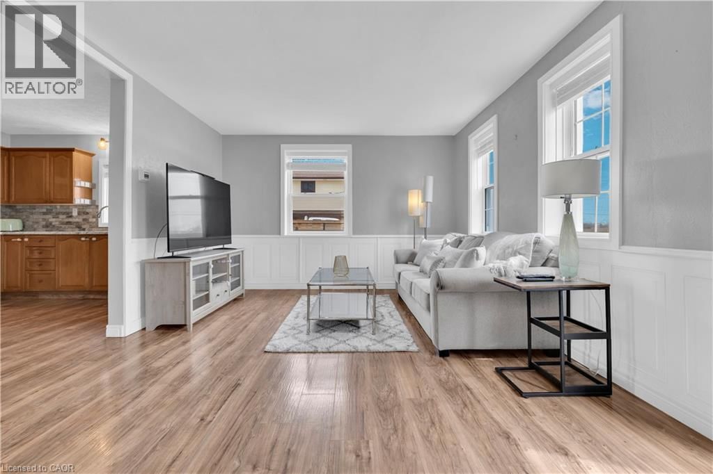 1030 OAK AVENUE Image 7