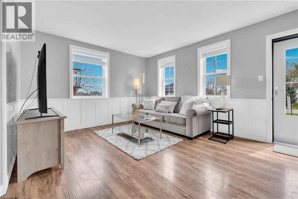 1030 OAK AVENUE Image 8